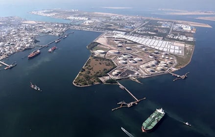 Singapore refinery for fuels and lubes
