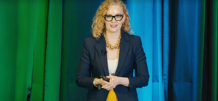 Liz Turner speaking at the World Candle Congress